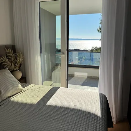 Luxury L With Jacuzzi Apartman Split