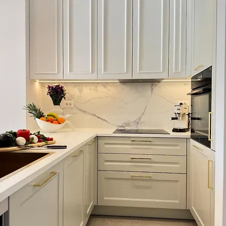Apartman Luxury L With Jacuzzi Split