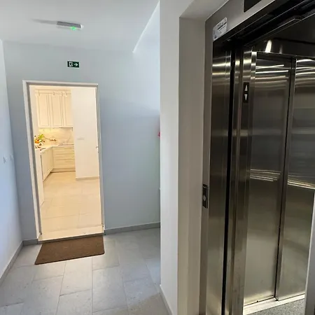 Apartman Luxury L With Jacuzzi *
