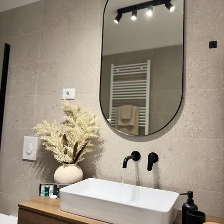 Luxury L With Jacuzzi