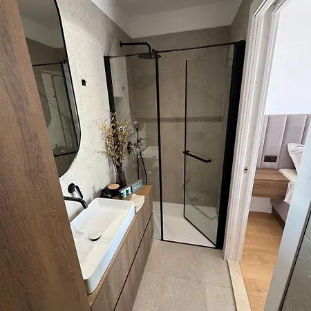 Luxury L With Jacuzzi شقة سبليت