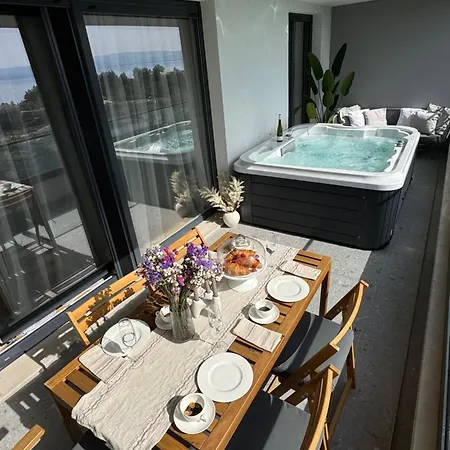 דירה Luxury L With Jacuzzi *