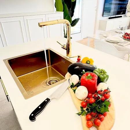 Luxury L With Jacuzzi Apartment Split
